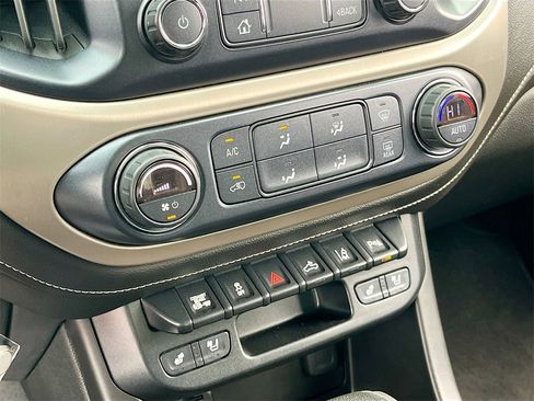 Used 2019 GMC Canyon Denali image 16