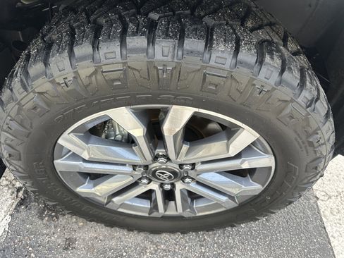 Used 2025 Toyota 4Runner Limited image 6