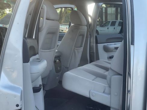 Used 2007 Chevrolet Silverado 2500 LT w/ 2LT Audio Package image 16