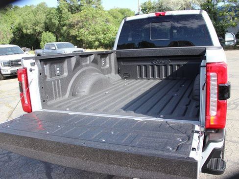 Used 2025 Ford F250 Lariat w/ Black Appearance Package AWD/4WD image 15