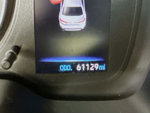 Used 2020 Toyota Corolla LE image 16