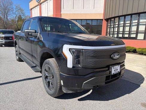 New 2025 Ford F150 Lightning Flash AWD/4WD image 9