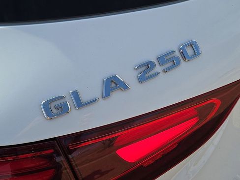 Used 2025 Mercedes-Benz GLA 250 image 11