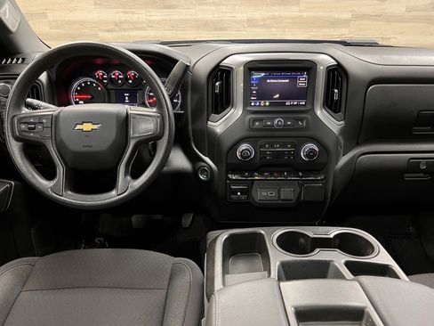 Used 2024 Chevrolet Silverado 2500 Custom w/ Custom Value Package image 2