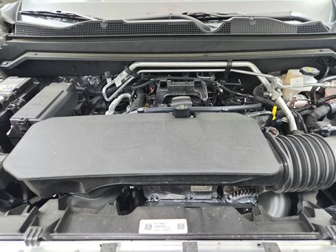 Used 2026 GMC Canyon AT4 w/ Technology Plus Package AWD/4WD image 17