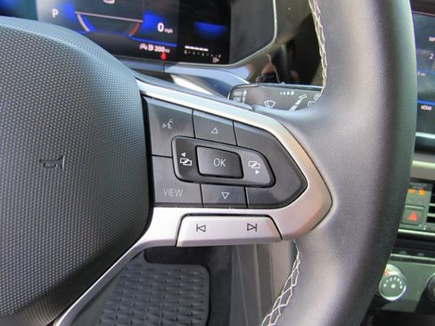 Used 2022 Volkswagen Taos SE image 24