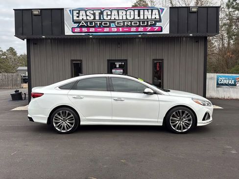 Used 2019 Hyundai Sonata Limited w/ Ultimate Package 04 image 2