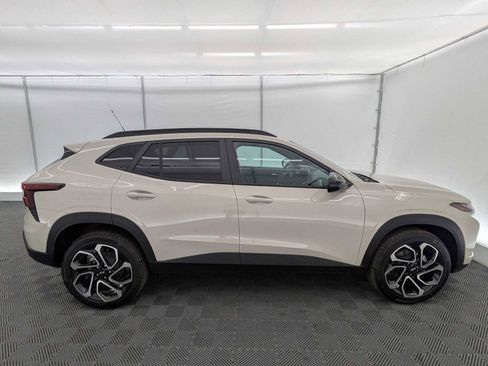 New 2026 Chevrolet Trax RS w/ Sunroof Package FWD image 7
