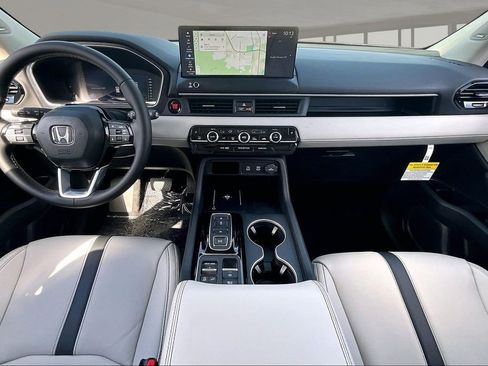 New 2026 Honda Pilot Touring image 5