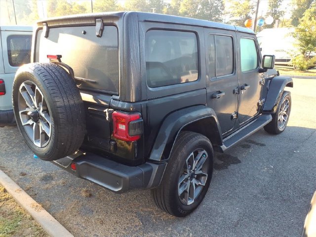 Used 2024 Jeep Wrangler Unlimited w/ Convenience Group AWD/4WD image 9