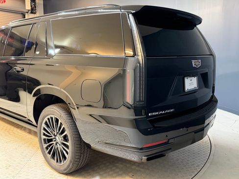 New 2026 Cadillac Escalade ESV Platinum Sport AWD/4WD image 22