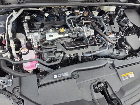 Used 2024 Toyota Prius LE FWD image 17