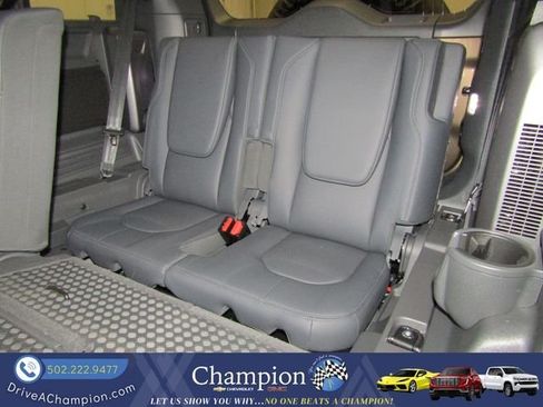 Used 2024 Land Rover Defender 110 X-Dynamic SE AWD/4WD image 26
