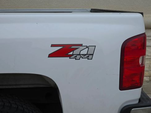 Used 2011 Chevrolet Silverado 1500 LT w/ All-Star Edition AWD/4WD image 24