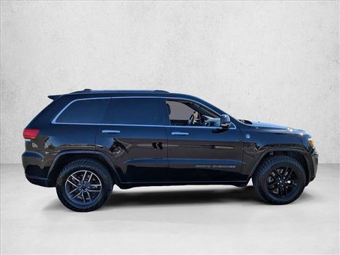 Used 2018 Jeep Grand Cherokee Overland image 4