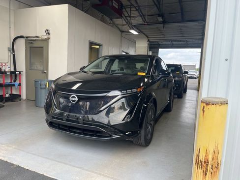 Used 2023 Nissan Ariya AWD image 1