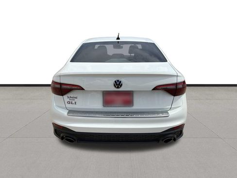 Used 2024 Volkswagen Jetta GLI Autobahn FWD image 3