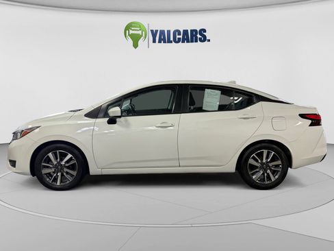 Used 2023 Nissan Versa SV FWD image 2
