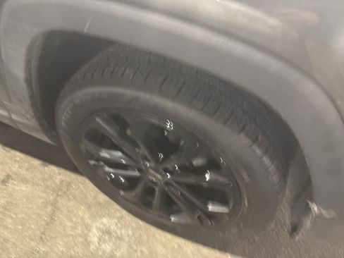 Used 2020 GMC Terrain SLE w/ Driver Convenience Package image 3