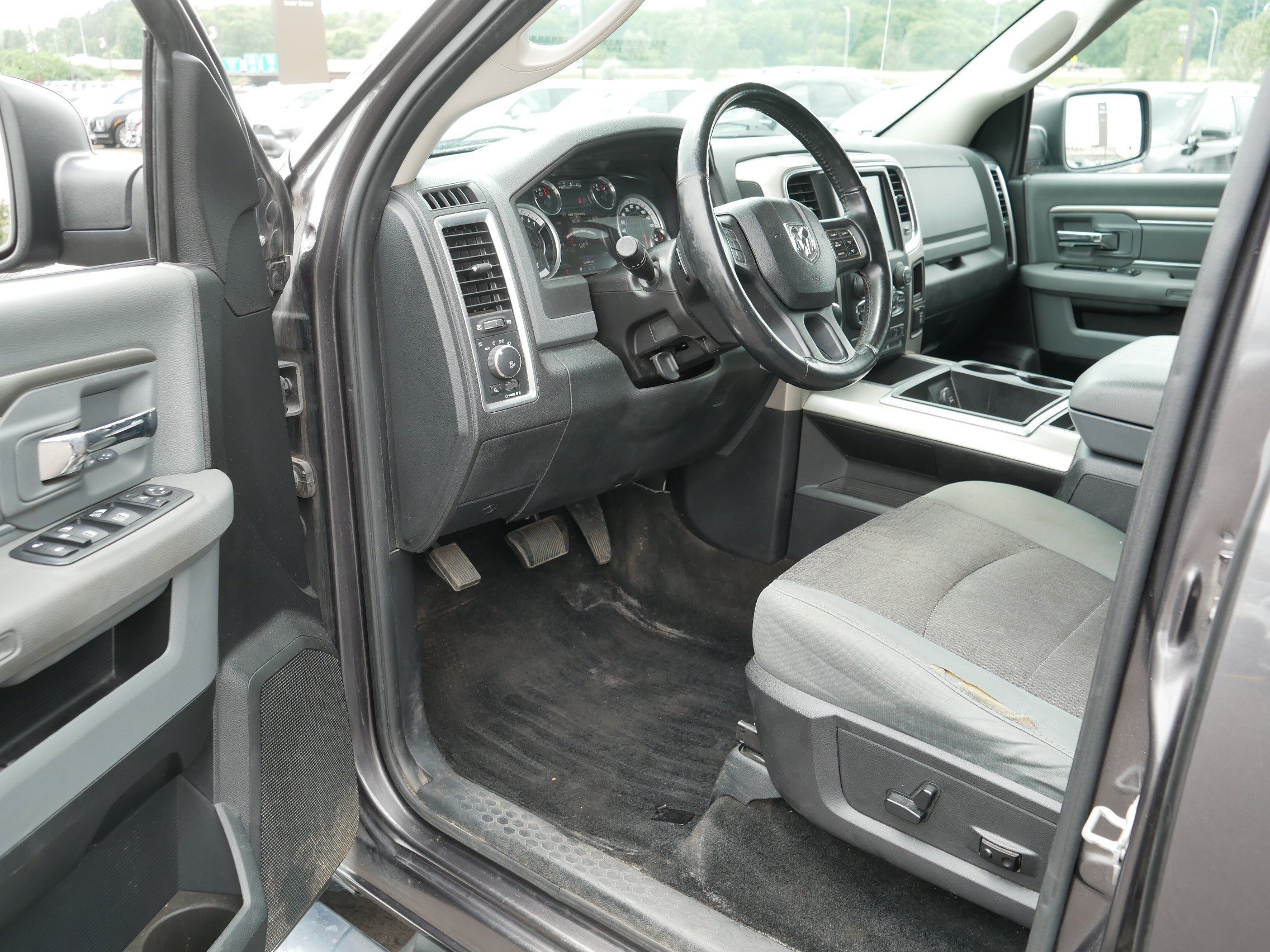 Used 2015 RAM 1500 Lone Star AWD/4WD image 11