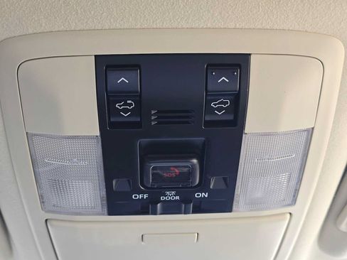 Used 2022 Lexus GX 460 Premium w/ Premium Package AWD/4WD image 35