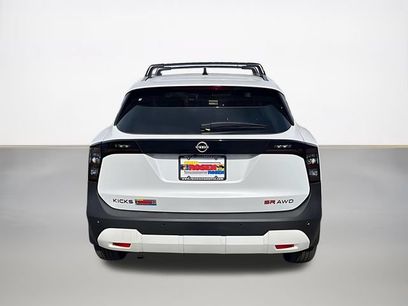 New 2026 Nissan Kicks SR w/ Cold Weather Package