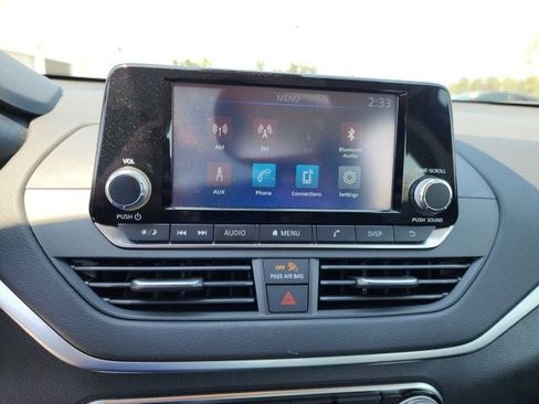 Used 2022 Nissan Altima 2.5 S FWD image 25