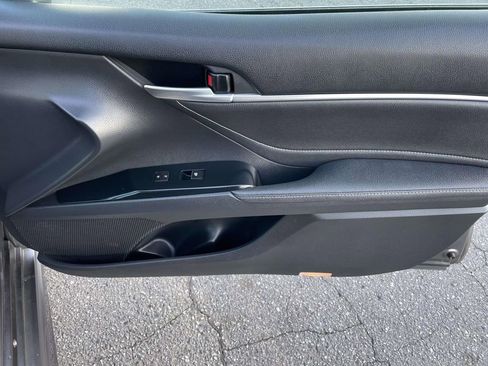 Used 2018 Toyota Camry XSE image 47