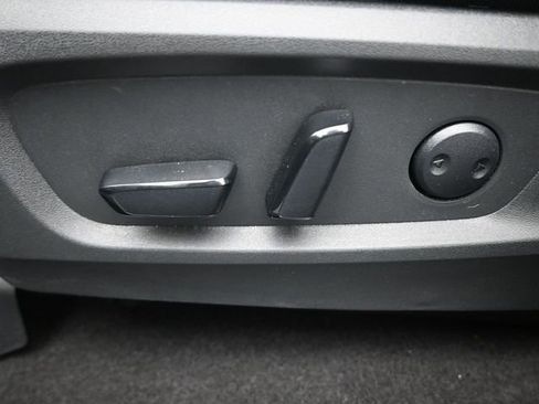 Used 2025 Nissan Pathfinder SL image 33