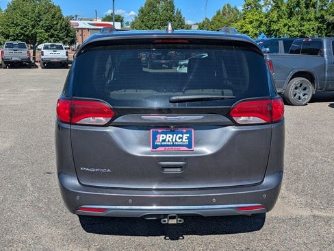 Used 2019 Chrysler Pacifica Touring-L Plus FWD image 7