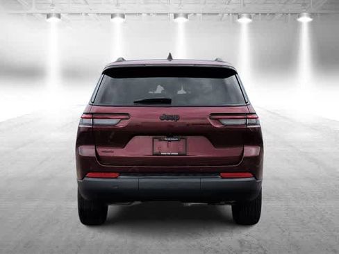 Used 2024 Jeep Grand Cherokee L Laredo image 7