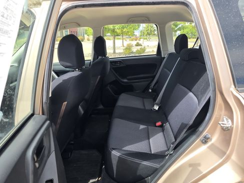 Used 2014 Subaru Forester 2.5i AWD/4WD image 15