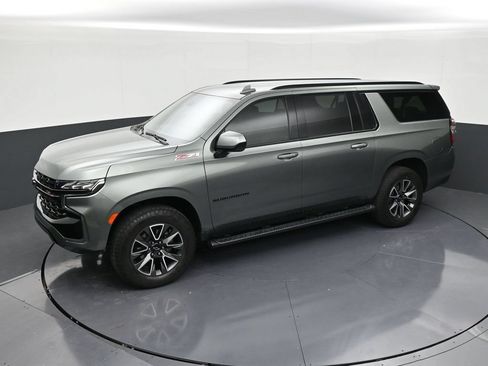 Used 2023 Chevrolet Suburban Z71 AWD/4WD image 12