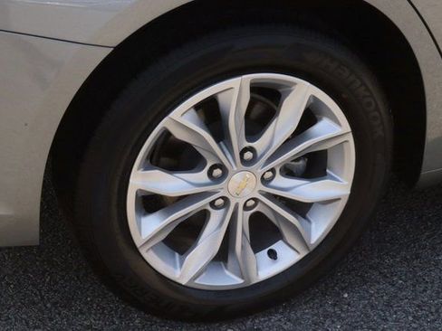 Used 2023 Chevrolet Malibu LT image 8