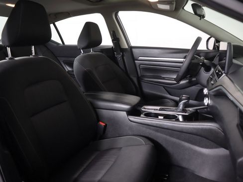 Used 2023 Nissan Altima 2.5 SV w/ SV Premium Package image 30