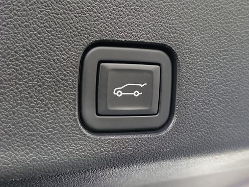 Used 2024 Chevrolet Traverse LT AWD/4WD image 9