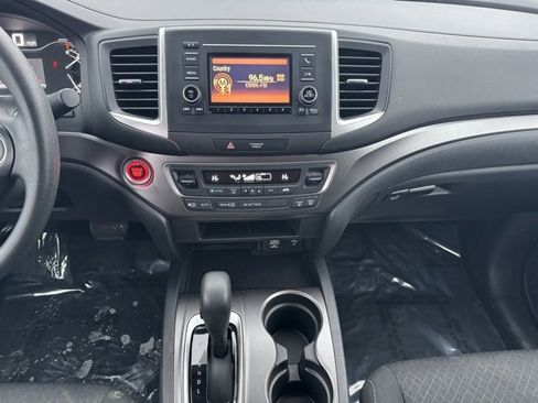 Used 2019 Honda Ridgeline Sport image 2