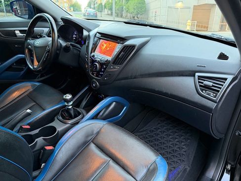 Used 2014 Hyundai Veloster Turbo w/ Turbo Technology Package 04 FWD image 25