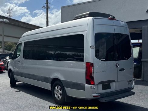 Used 2020 Mercedes-Benz Sprinter 2500 image 4