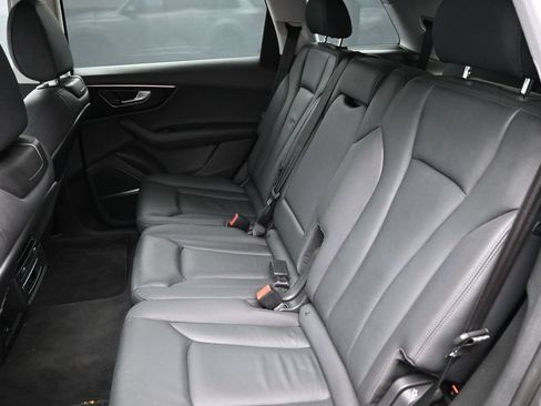 Used 2023 Audi Q7 2.0T Premium Plus w/ Premium Plus Package AWD/4WD image 8