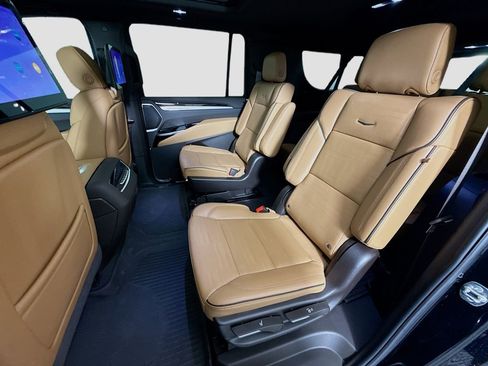 Used 2025 Cadillac Escalade ESV Premium Luxury w/ Touring Package AWD/4WD image 26