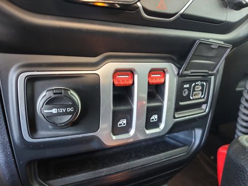 Used 2018 Jeep Wrangler Sport AWD/4WD image 27