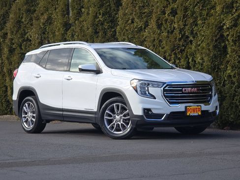 Used 2022 GMC Terrain SLT image 2