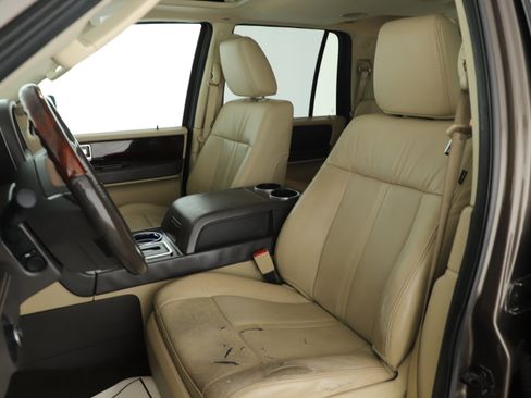 Used 2015 Lincoln Navigator 2WD w/ Equipment Group 101A Reserve image 11
