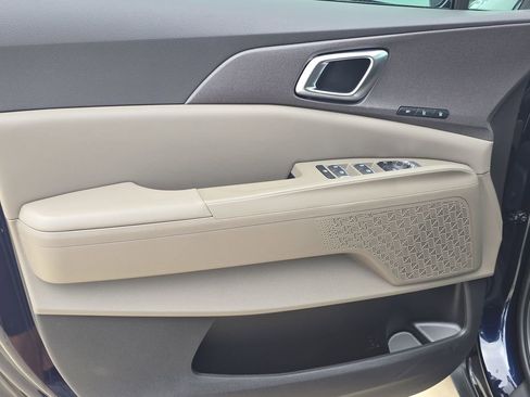 New 2026 Kia Carnival EX FWD image 19