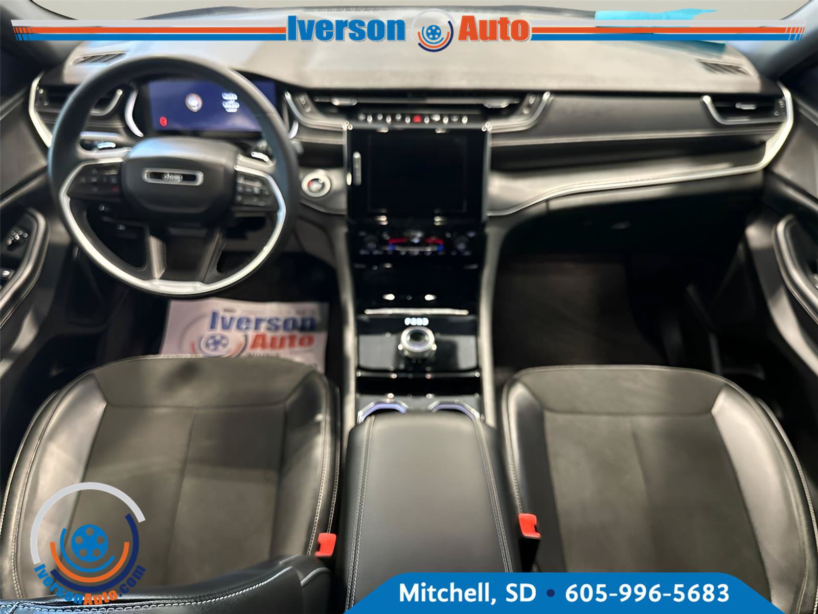 Used 2023 Jeep Grand Cherokee L Laredo AWD/4WD image 26