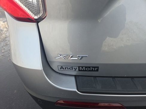 Used 2022 Ford Explorer XLT w/ Equipment Group 202A image 9