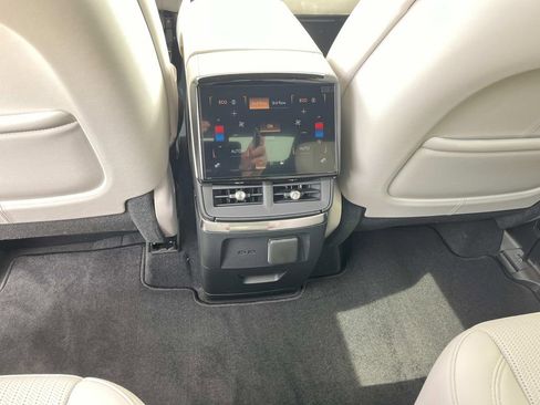 New 2026 Cadillac Vistiq Luxury AWD/4WD image 17
