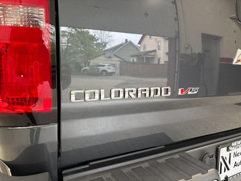 Used 2017 Chevrolet Colorado LT w/ Luxury Package, Chrome AWD/4WD image 16