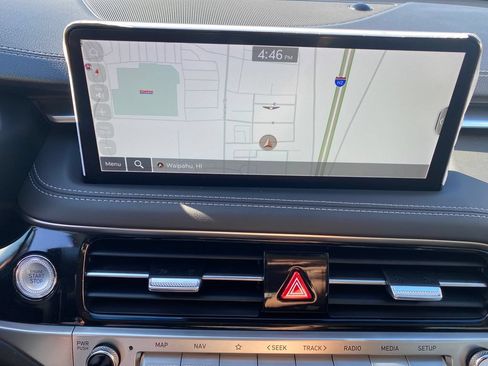 Certified 2025 Genesis G70 2.5T RWD image 16
